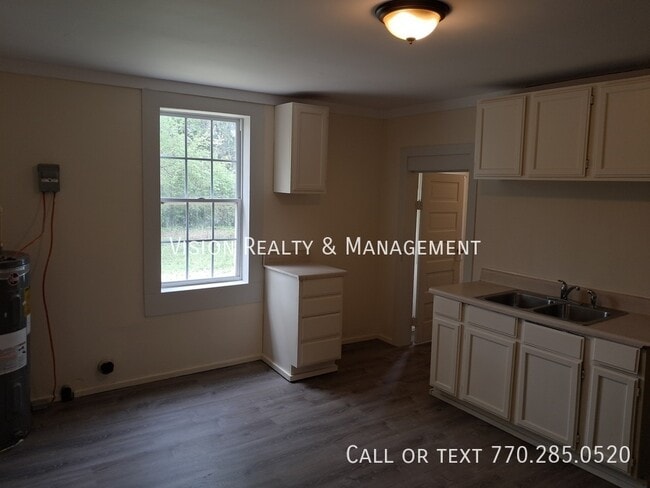 Building Photo - 1202 Juniper St