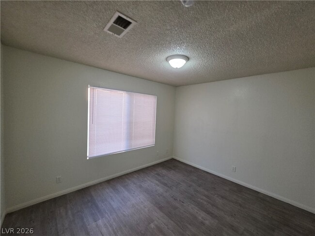 Building Photo - 6561 Avon Ct