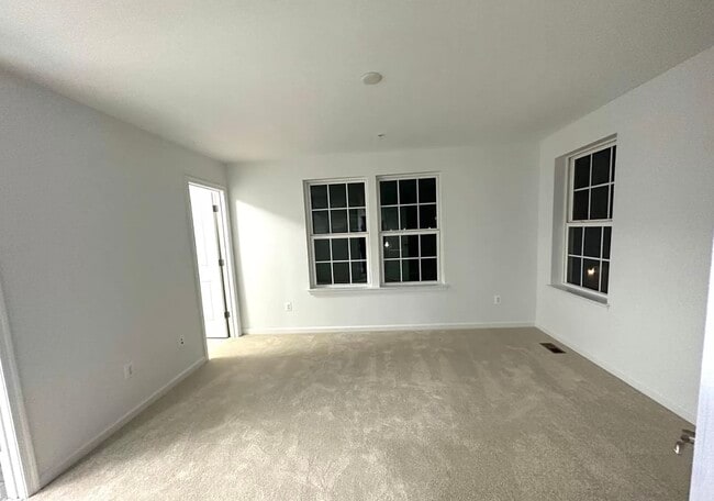 Main bedroom 1 - 3004 Ewell Ln