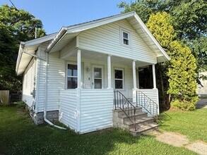 Building Photo - 2-Bedroom Ranch Home with Basement Storage and Fenced Yard