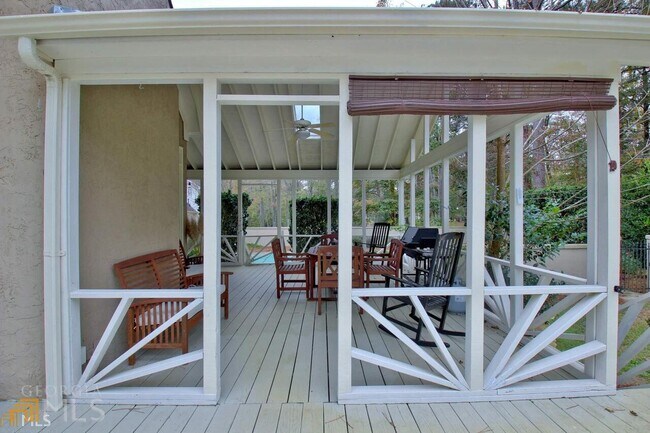 Building Photo - 404 Burgess Point