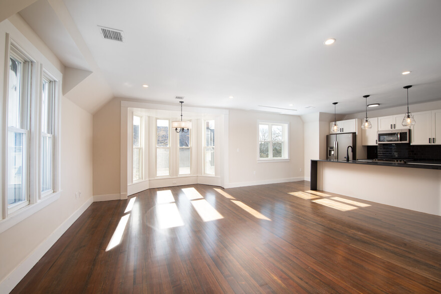 Building Photo - 19 Playstead Rd