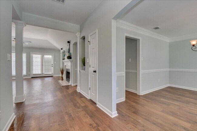 Building Photo - 1316 Maple Leaf Ct