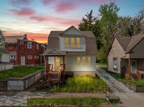 Building Photo - University Park 3BR w/ First-Floor Bedroom...