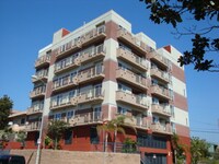 Building Photo - 332 S Virgil Ave