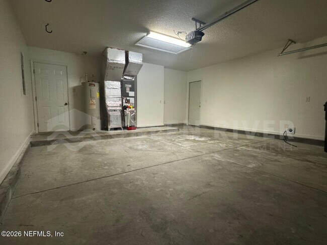 Building Photo - 3176 Tower Oaks Dr