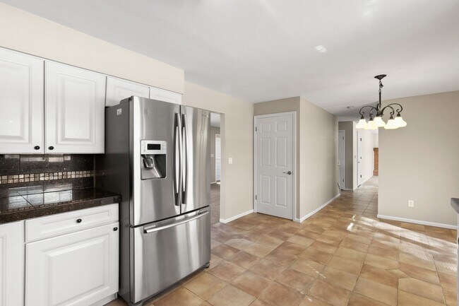Building Photo - House in Littleton with Great Outdoor Space