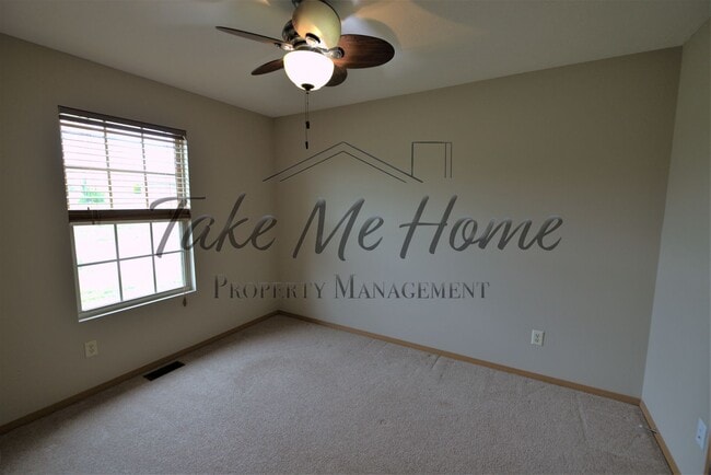 Building Photo - Vintage Hills Beauty!