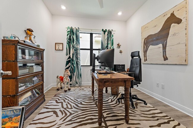 Building Photo - 15883 Key Biscayne Ln
