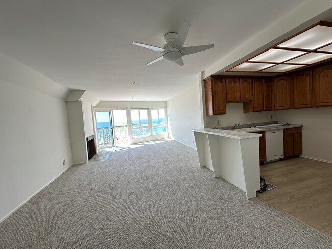 Building Photo - 621 Esplanade