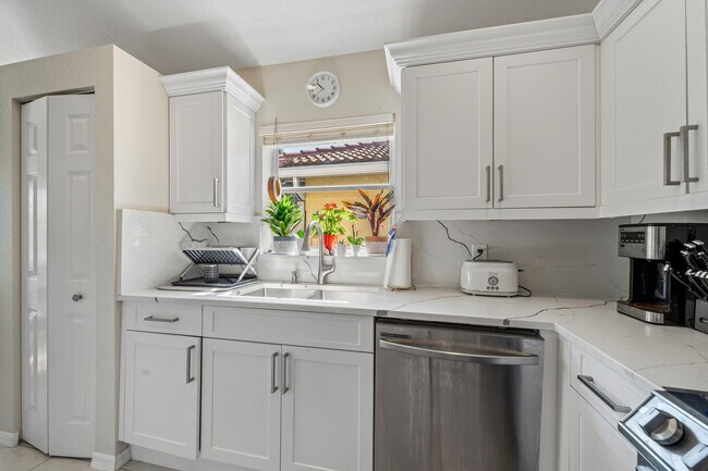 Building Photo - 3817 Miramontes Cir