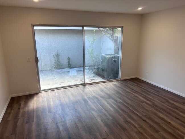 Building Photo - 2106 Crespi Ln