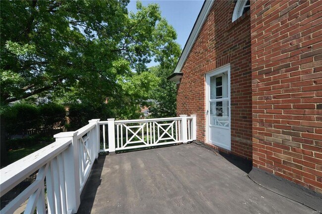 Building Photo - 937 S Bemiston Ave