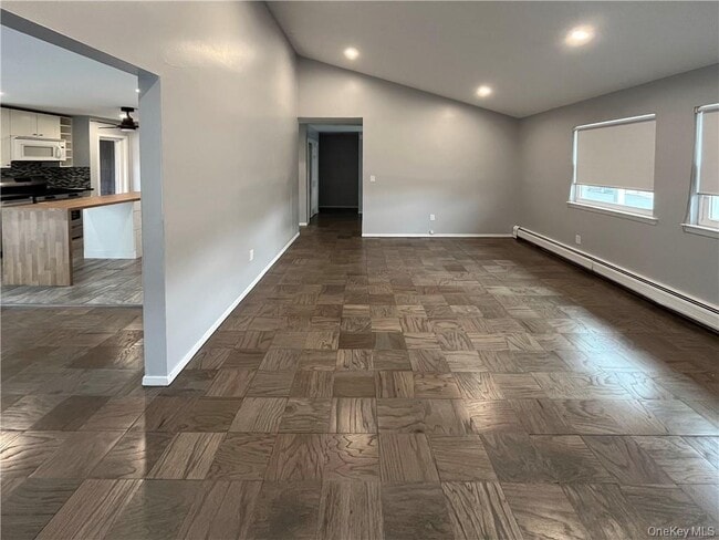 Building Photo - 7 Brush Ct