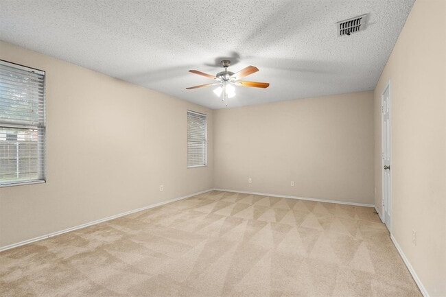 Building Photo - 3516 Clydesdale Dr