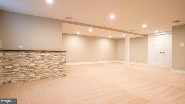 Building Photo - 108 Barefield Ln