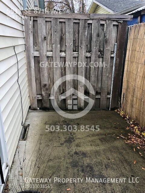 Building Photo - 5511 SE 87th Ave
