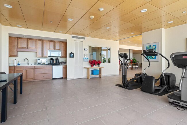 Building Photo - 5400 Ocean Blvd
