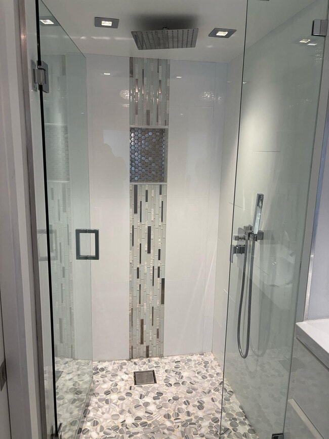 Building Photo - 1629 Riverview Rd