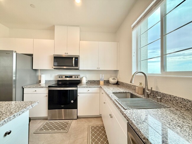 Building Photo - Beautiful 3bd/3bath home