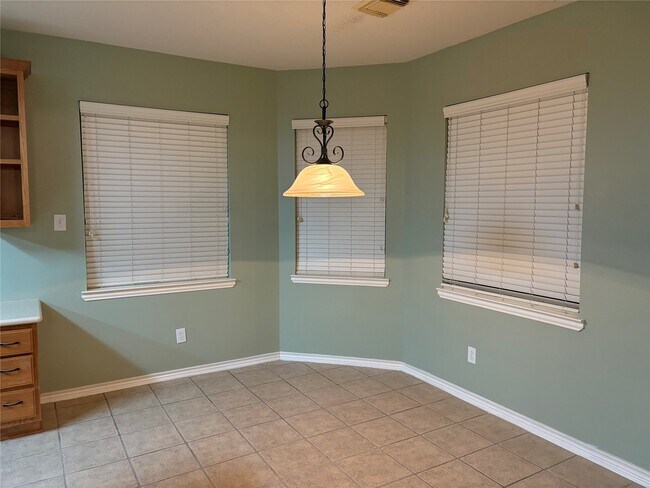 Building Photo - 3126 Springdale Dr