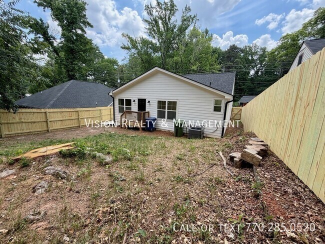 Building Photo - 1255 Campbellton Rd SW