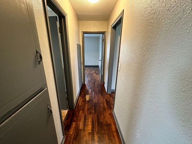 Building Photo - Updated 2 Bed 1 Bath in Blanchard!