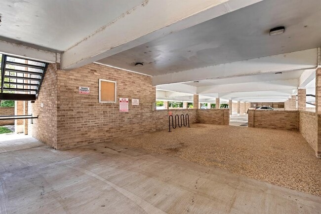 Building Photo - 3316 Guadalupe St