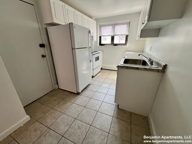 Primary Photo - 38 Harvard Ave
