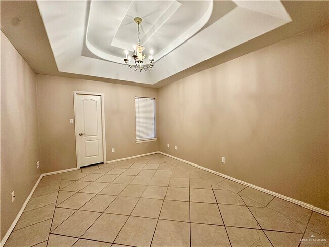 Building Photo - 35 San Roman St