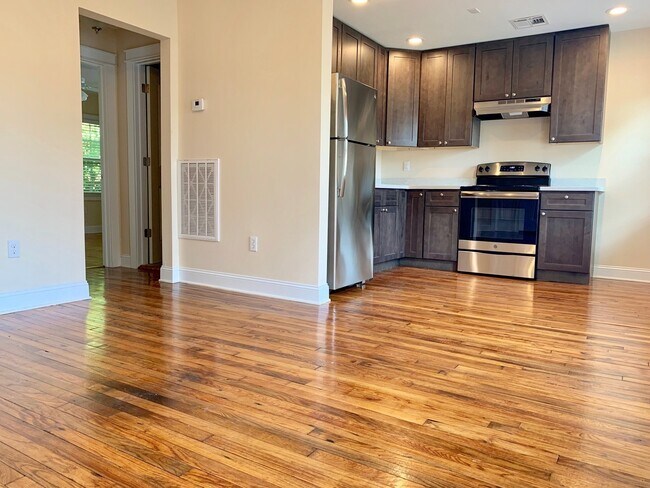 Building Photo - 9540 Stroelitz St