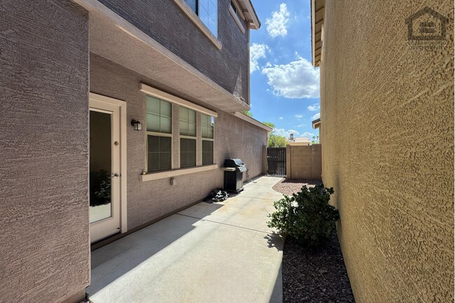 Building Photo - 3721 E Kerry Ln