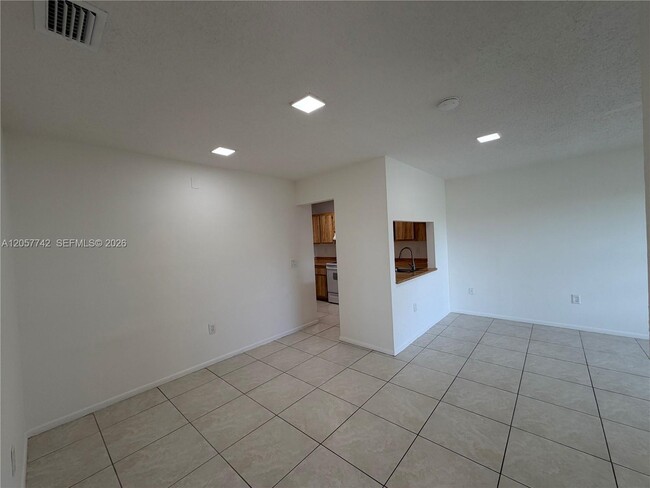 Building Photo - 411 NW 100th Pl