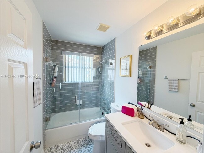 Building Photo - 5005 Northern Lights Dr