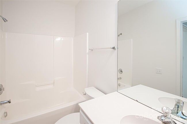 Building Photo - 14849 Santa Lucia Dr