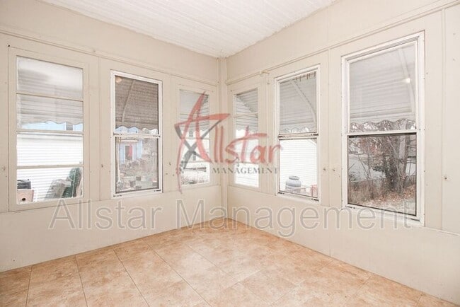 Building Photo - 3801 Woodridge Rd