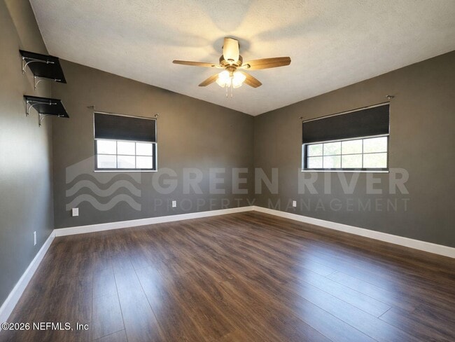 Building Photo - 246 Sara Dr