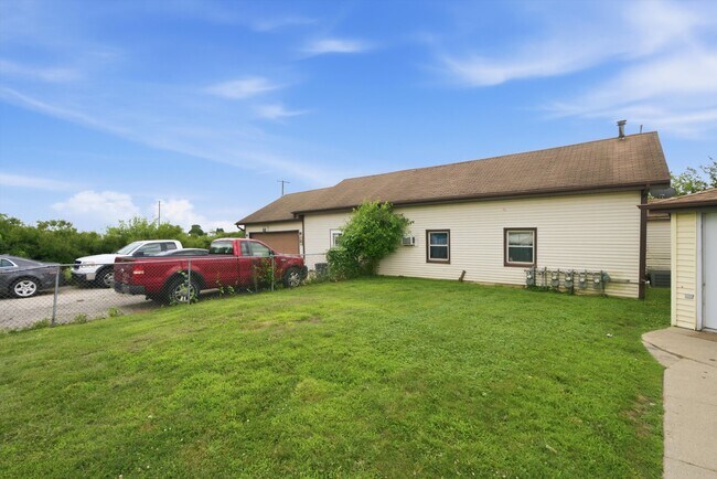 Building Photo - 24134 IL-53