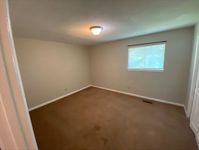Building Photo - $200 off First Month's Rent! German-Style ...
