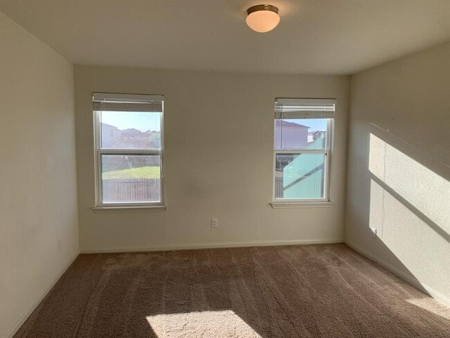 Building Photo - 217 Denson Ln