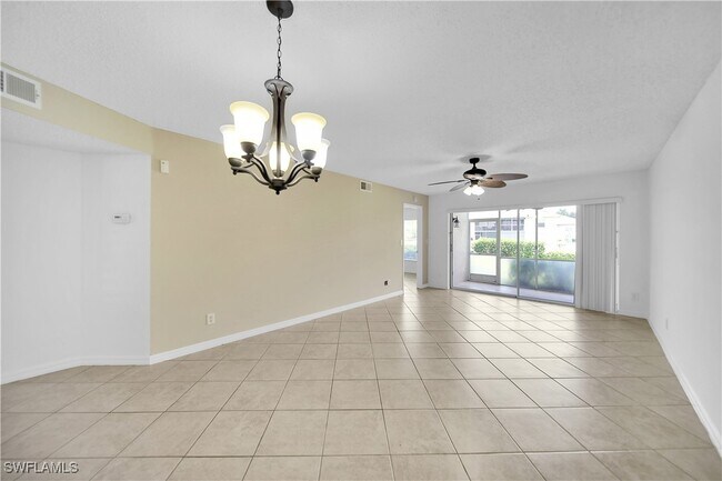 Building Photo - 600 Squire Cir