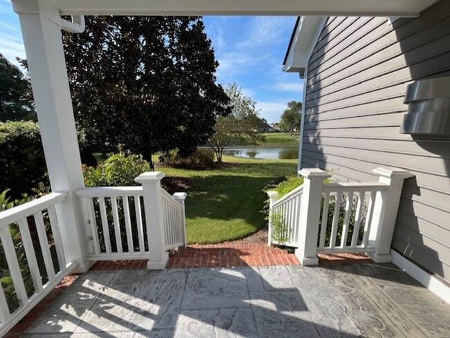 Building Photo - Welcome to Elegant Living in the Charming Porters Neck Plantation Community!