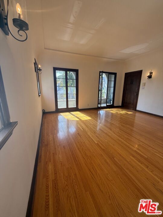 Building Photo - 444 N Curson Ave