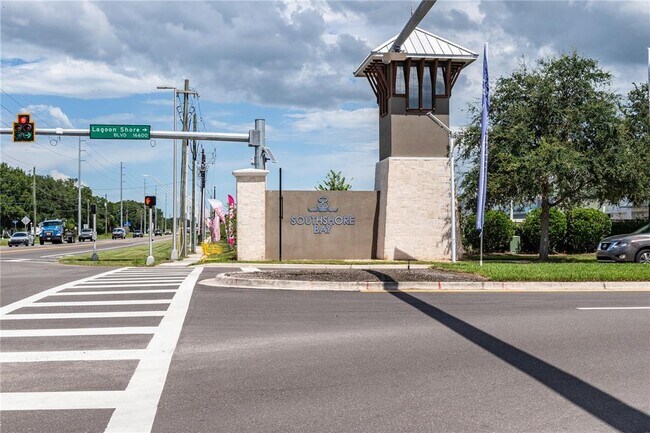 Building Photo - 16619 Mooner Plank Cir