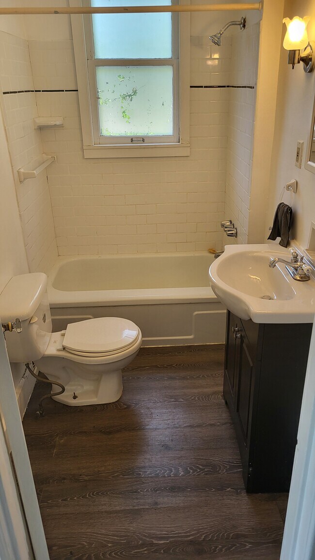 Building Photo - 23 Locust Park