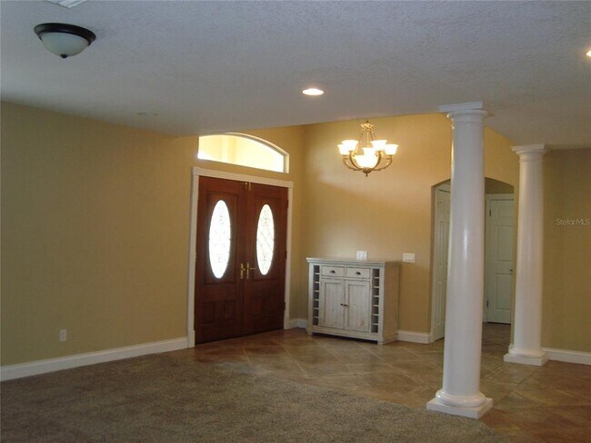 Building Photo - 601 Palm Ave