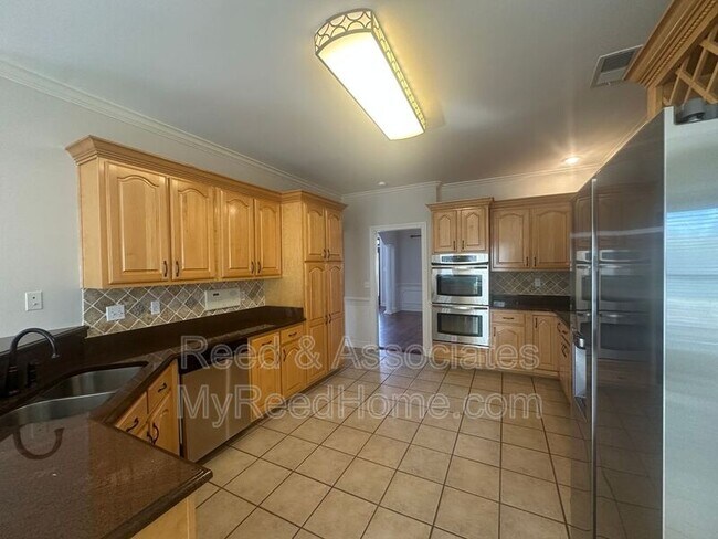 Building Photo - 525 Chickasaw Land Way