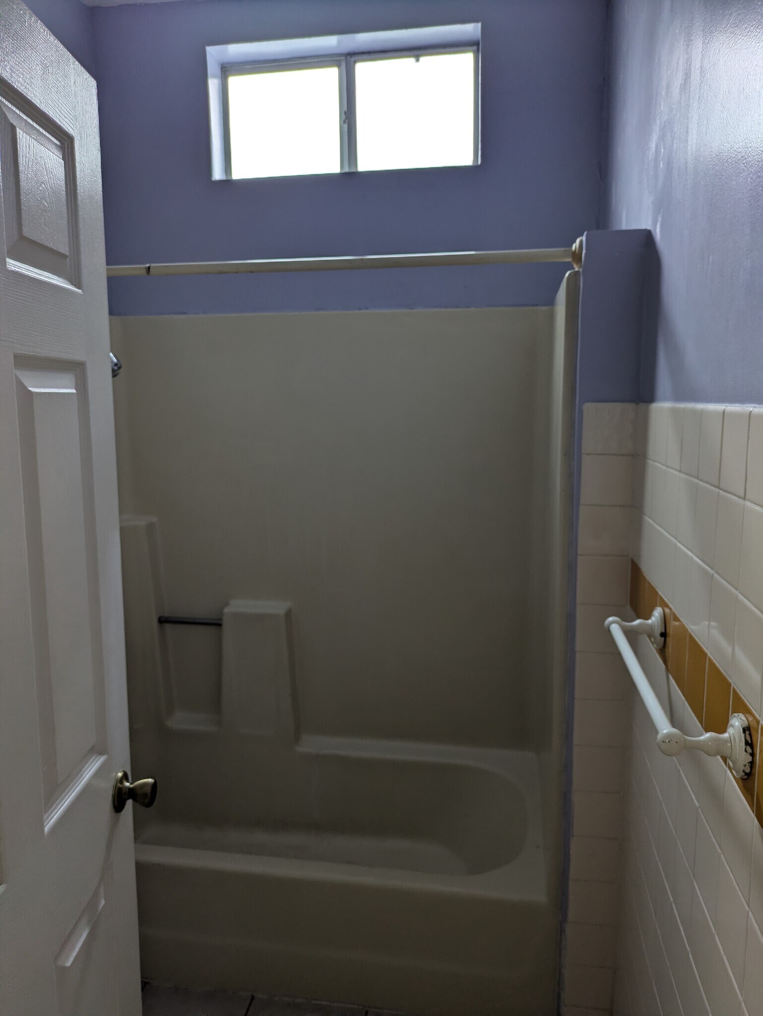 Shower - 1125 N Gage Ave