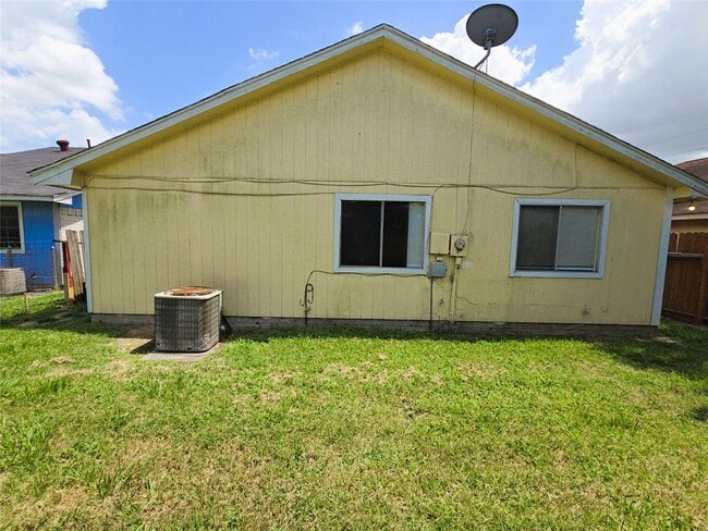 Building Photo - 3930 Mohlerbruk Dr