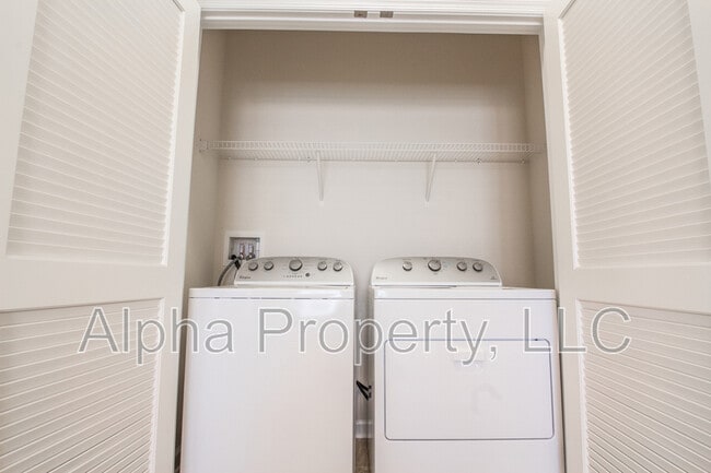 Building Photo - 24 Fairchild Way